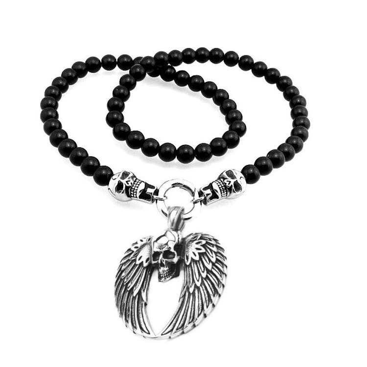 Schwarze Perlenkette mit Totenkopf & Flügel