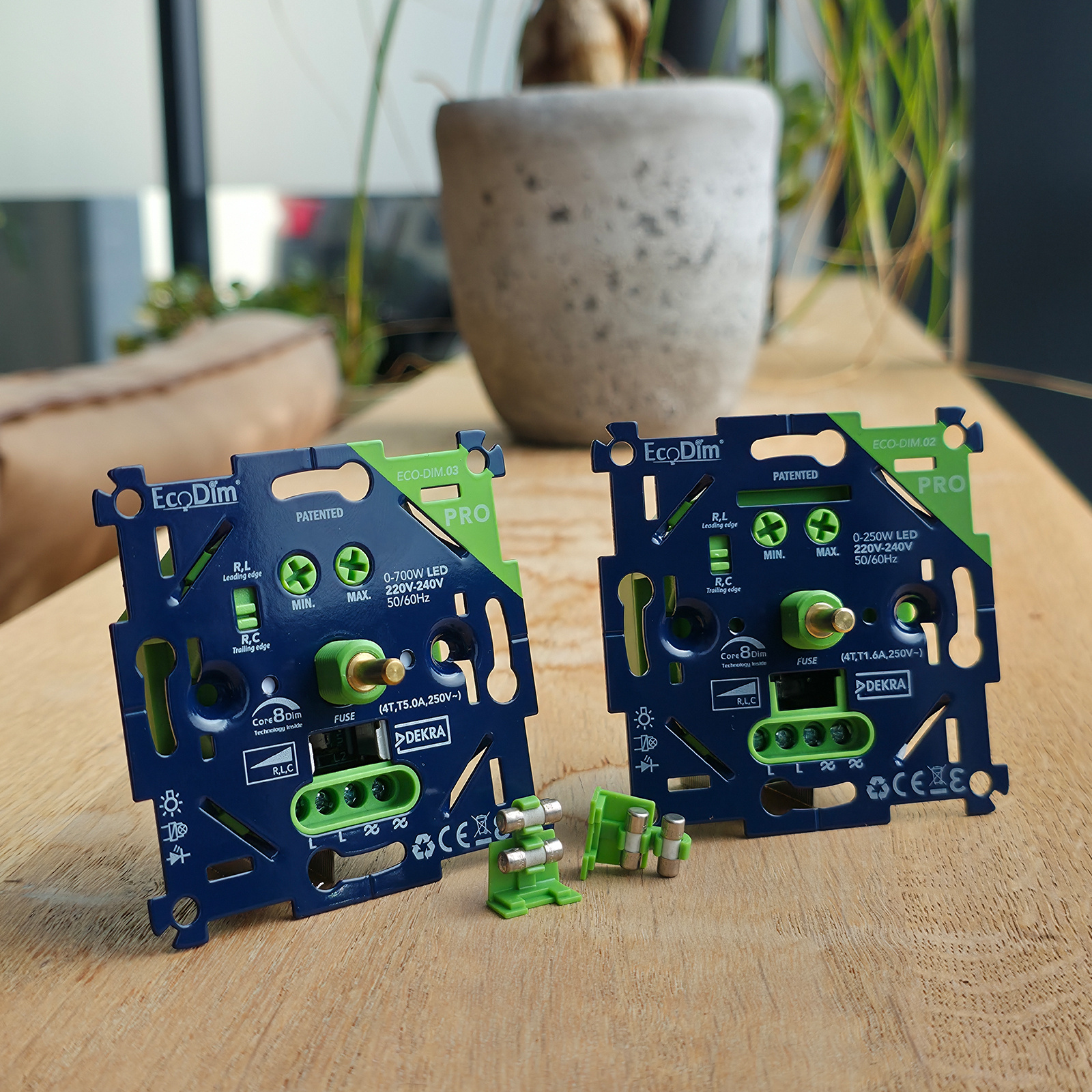 Vervangbare zekering dimmer