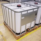 IBC Gefahrgut-Container 800l-820l auf Holzpalette