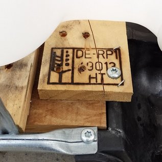 IBC Regenwassertank 1000 Liter auf Holz-Vollkunststoff-Palette Schütz IBC