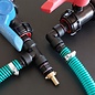 Verbindung 2 Wassertanks mit 2-Zoll-Auslauf nebeneinander mit Schlauch