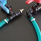 Verbindung 2 Wassertanks mit 2-Zoll-Auslauf nebeneinander mit Schlauch
