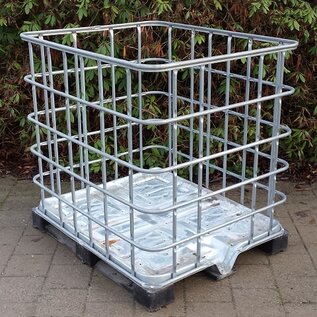 IBC Brennholz Gitterbox weitmaschig auf PE-Palette mit Metallboden