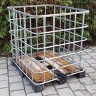 IBC Gitterbox weitmaschig auf Holz mit VP-Palette