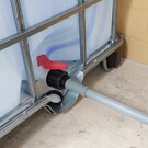 Wassertank IBC Tankverbinder 2x S60x6 mit HT-Rohr 32 gegenüber