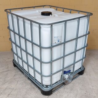 1000 Liter IBC Wassertank weiss bis schwarz auf Metall- oder Metall-PE-Palette