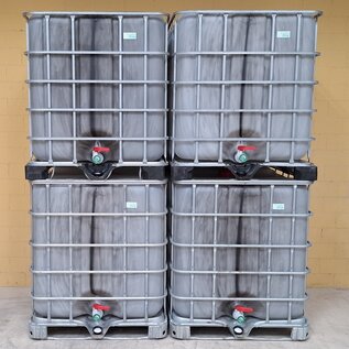 4000 Liter Trinkwasser Container auf Metallpalette