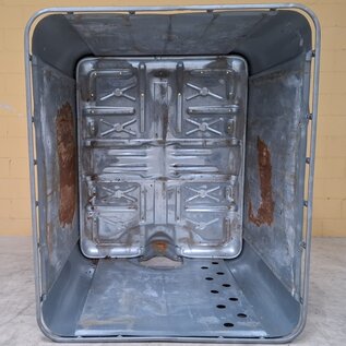 IBC Gitterbox weitmaschig für Brennholzlagerung auf Metallpalette