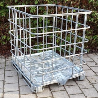 IBC Gitterbox weitmaschig für Brennholzlagerung auf Metallpalette