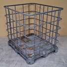 IBC Gitterbox weitmaschig auf Metallpalette