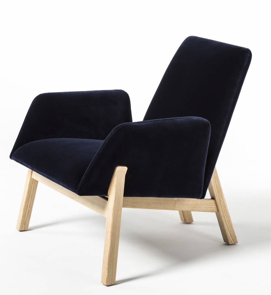 Noti lage lounge stoel op houten poten - Design Online Meubels