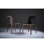 Artisan Artisan Invito houten stoel met zwart leren zitting