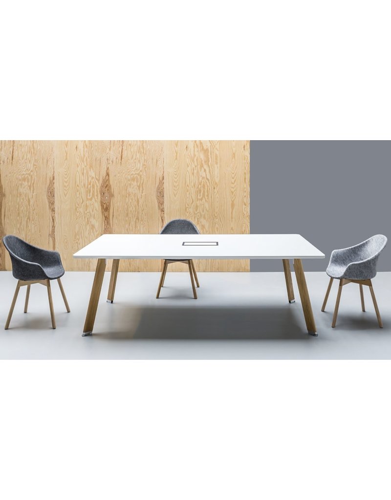 Balma Balma Simplic bureau / vergadertafel met houten poten