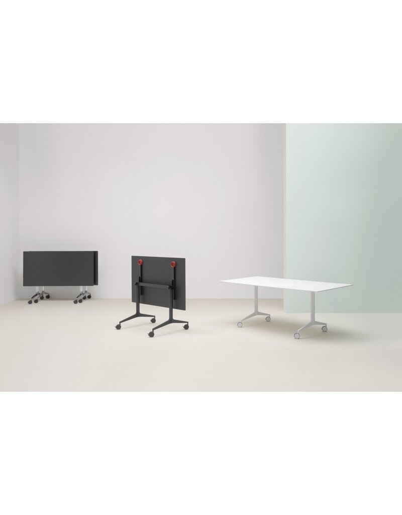 Pedrali Pedrali Ypsilon Tilting inklapbare tafel