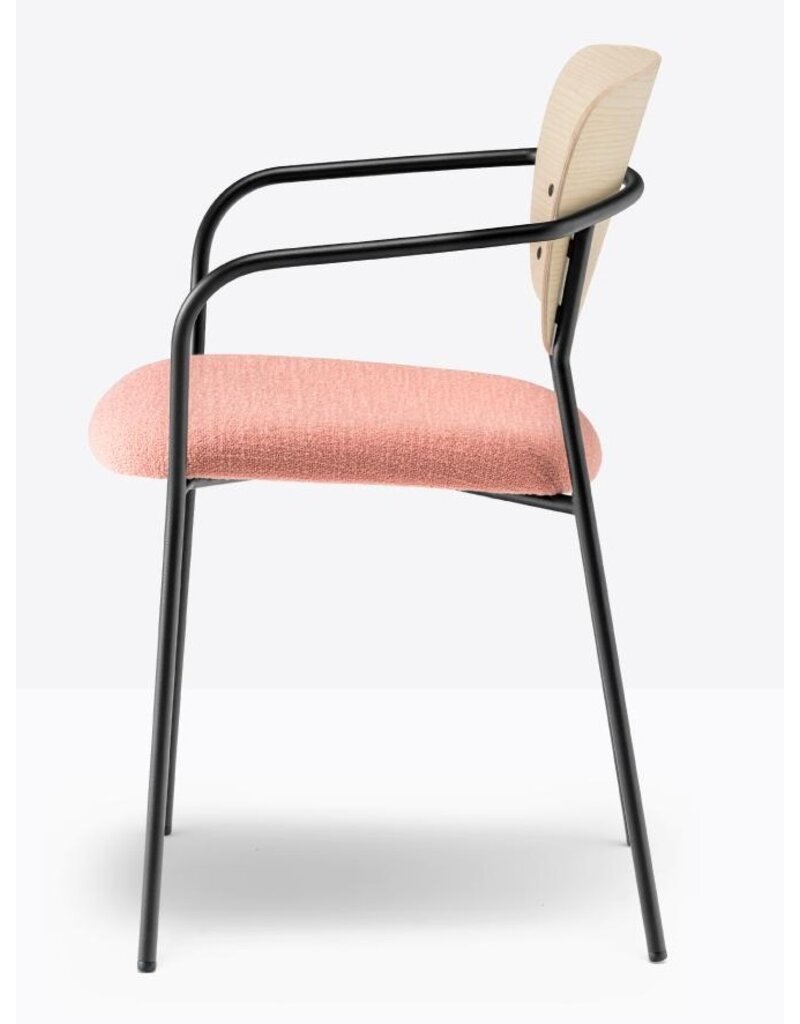 Pedrali Pedrali Jazz houten rugleuning met stoffenzitting en armleuningen