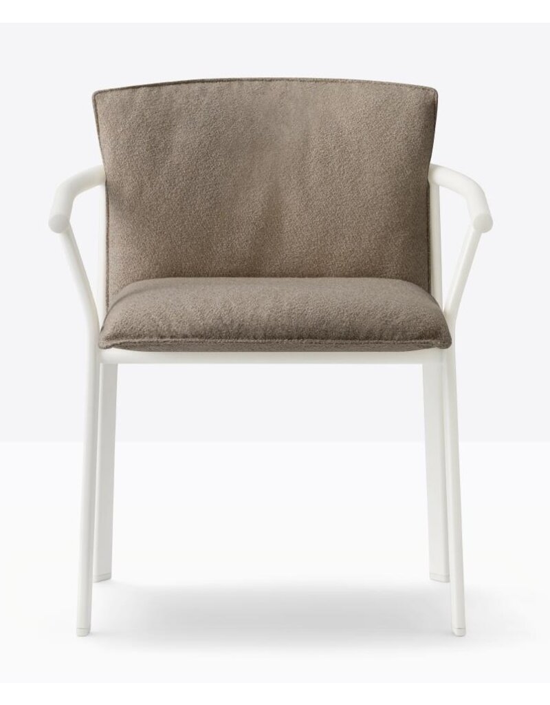 Pedrali Pedrali Lamorisse stoel met omhullend kussen en aluminium frame