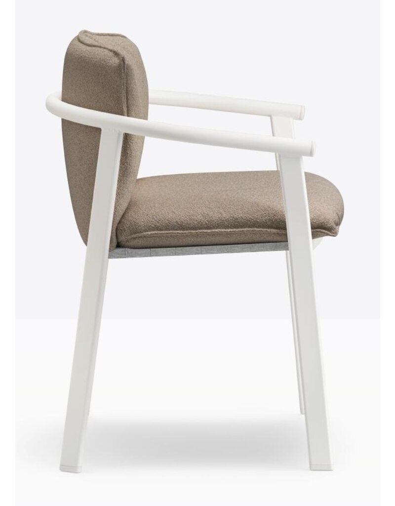 Pedrali Pedrali Lamorisse stoel met omhullend kussen en aluminium frame