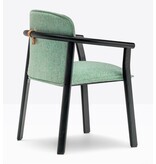 Pedrali Pedrali Lamorisse stoel met omhullend kussen en houten frame