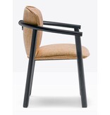 Pedrali Pedrali Lamorisse stoel met omhullend kussen en houten frame