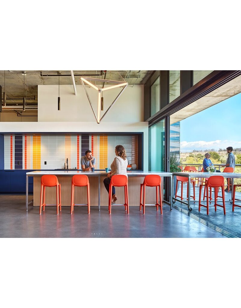 Emeco Emeco Broom design kruk van Philippe Starck