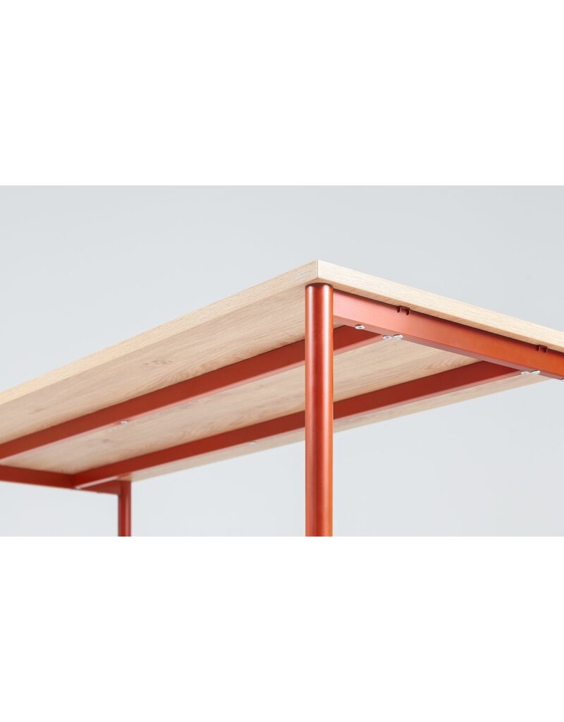 Maro Maro Op-Lite II O bureau met ronde poten