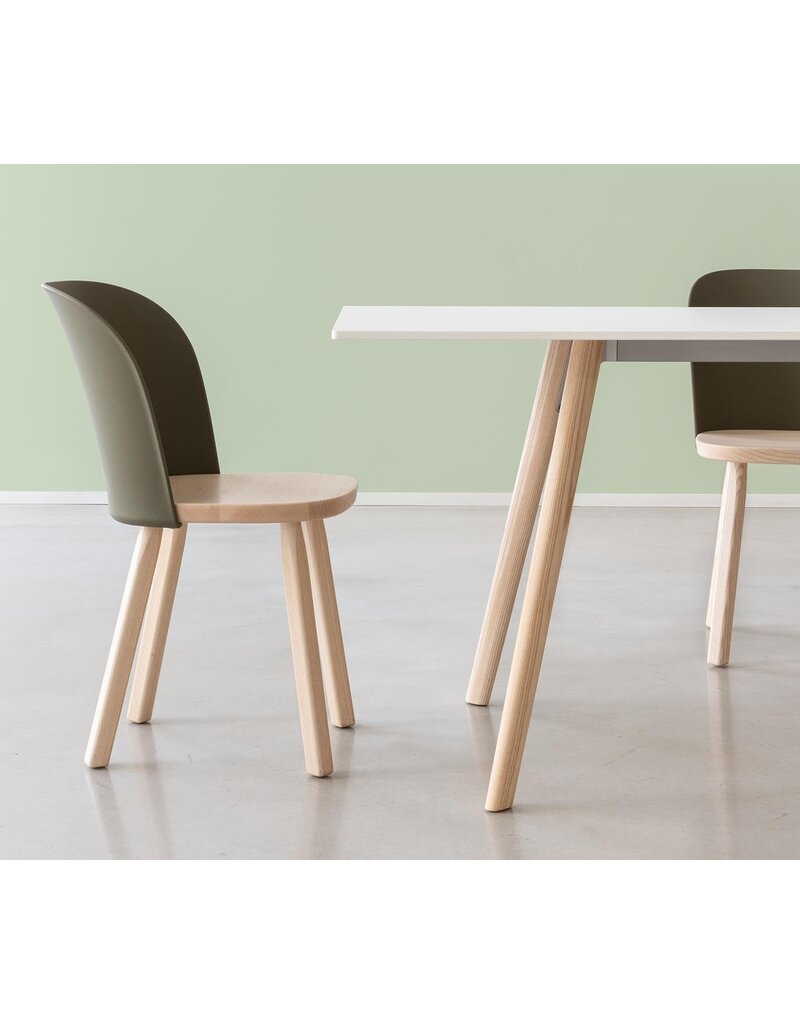 Magis Magis Alpina met kunststof rugleuning