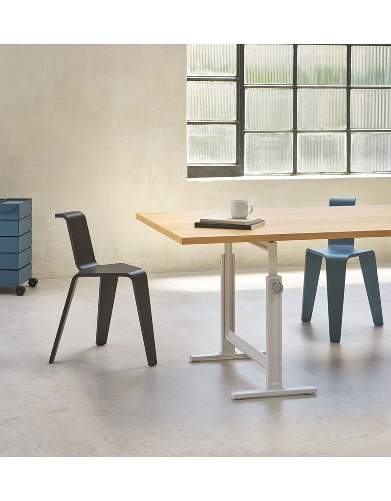 Magis Magis AKA design kruk van  beuken multiplex