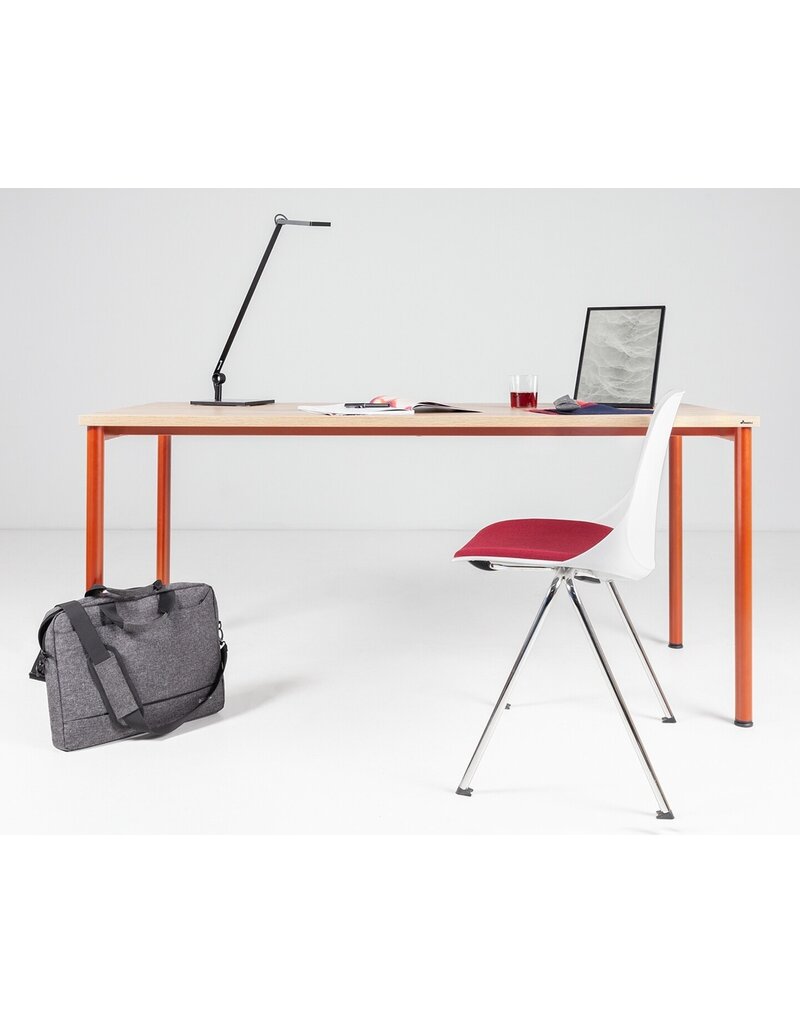 Maro Maro Op-Lite II O bureau met ronde poten