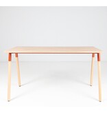 Maro Maro Op-Lite II O bureau met ronde houten poten