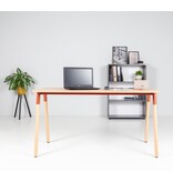 Maro Maro Op-Lite II O bureau met ronde houten poten