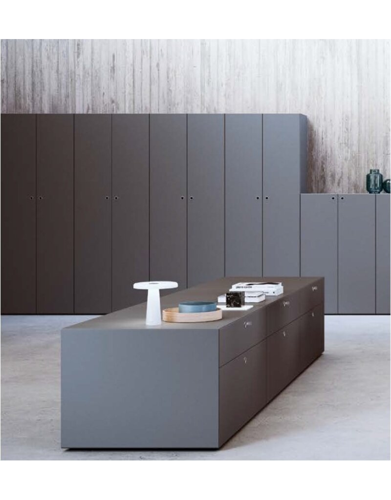 Fantoni Fantoni Quaranta5 compacte receptiebalie met LED verlichting