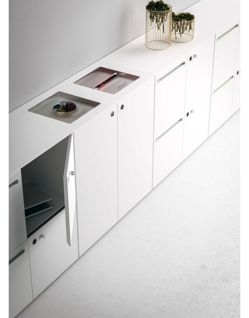 Fantoni Fantoni Quaranta5 lage kast met deuren (56cm hoog)