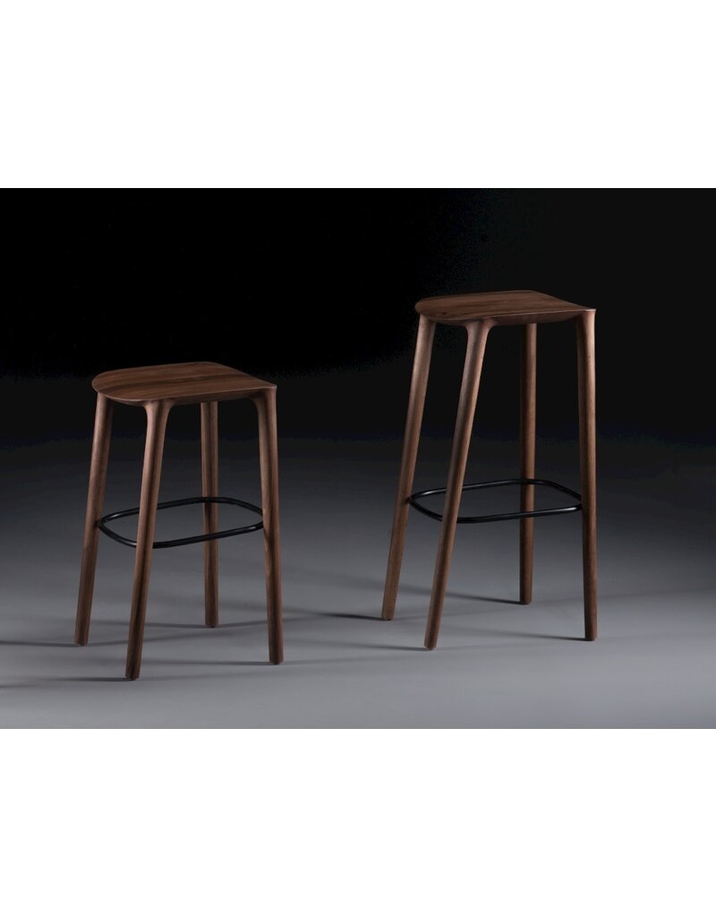 Artisan Artisan Neva houten barkruk met kussen