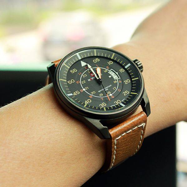 Militair Horloge Met Leren Gordel kopen? I MyXLshop (Tip)
