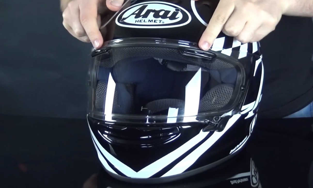 arai chaser x dark visor