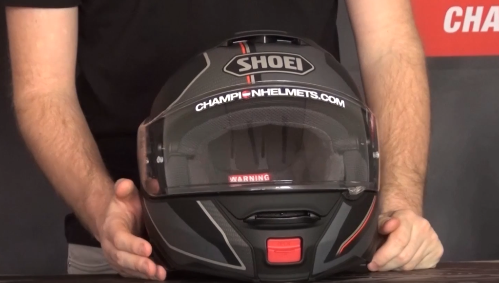 Shoei Neotec 2 Review - Champion Helmets - Motorhelmen en -Kleding
