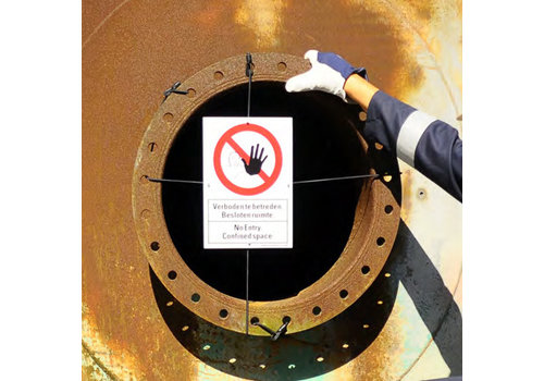 Confined Space Barrier Sign 