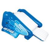 opblaasbare waterglijbaan met watersproeier