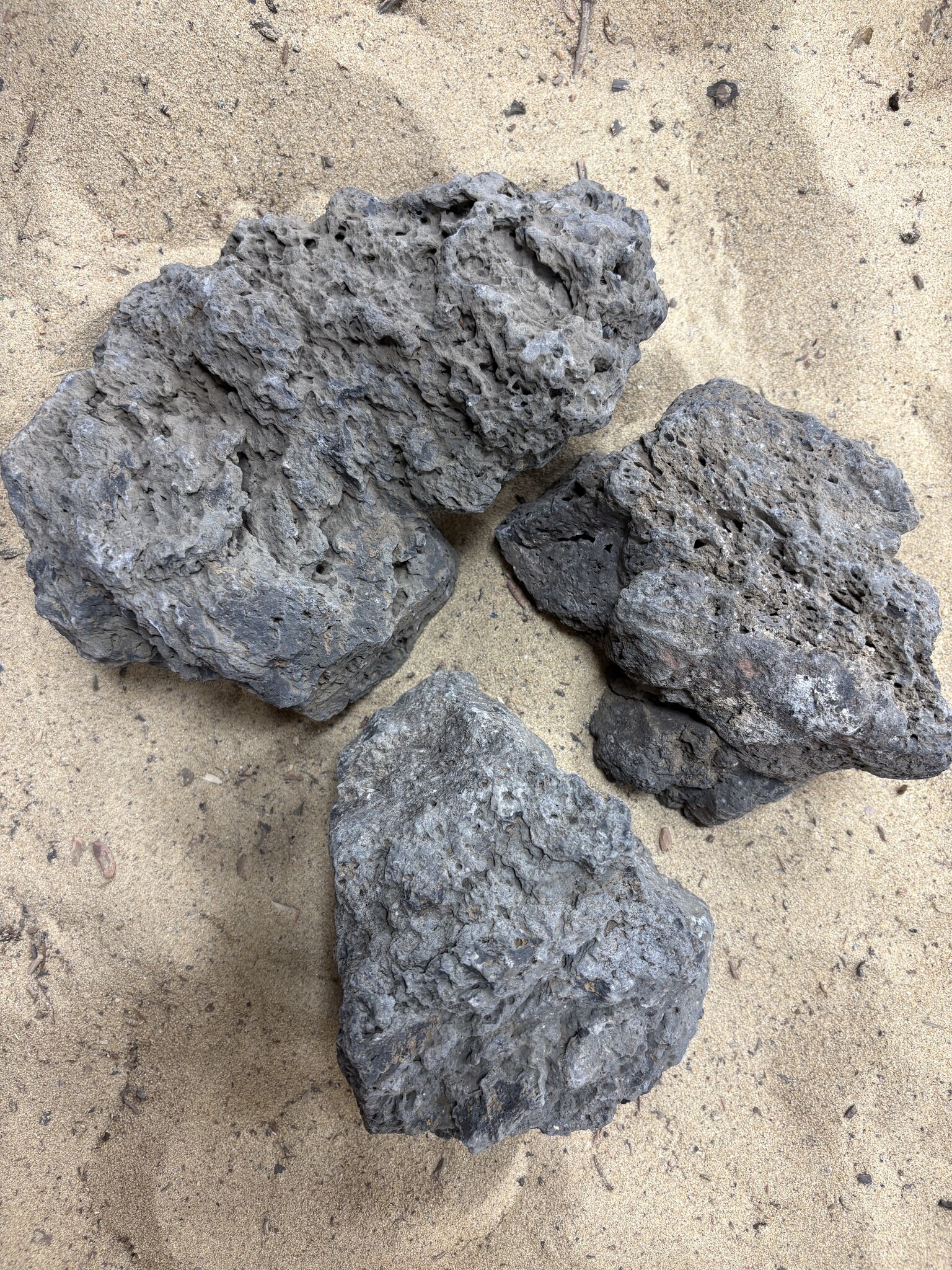 E Steenbundel Kuroi Dark Rock