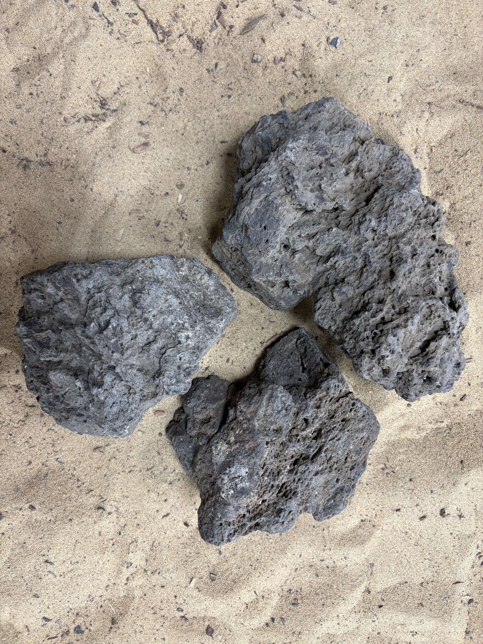 E Steenbundel Kuroi Dark Rock