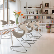 oyo stoel grafiet - wit frame oyo stoel grafiet - wit frame