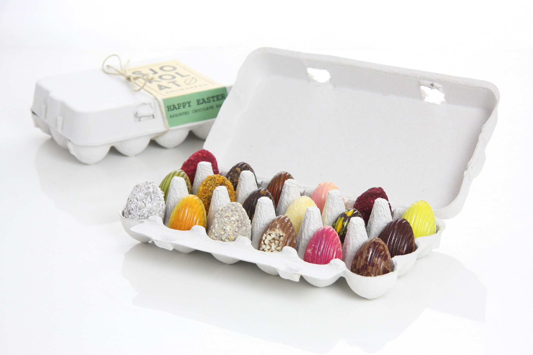Assortiment chocolade paaseitjes in eierdoos  - 18 stuks