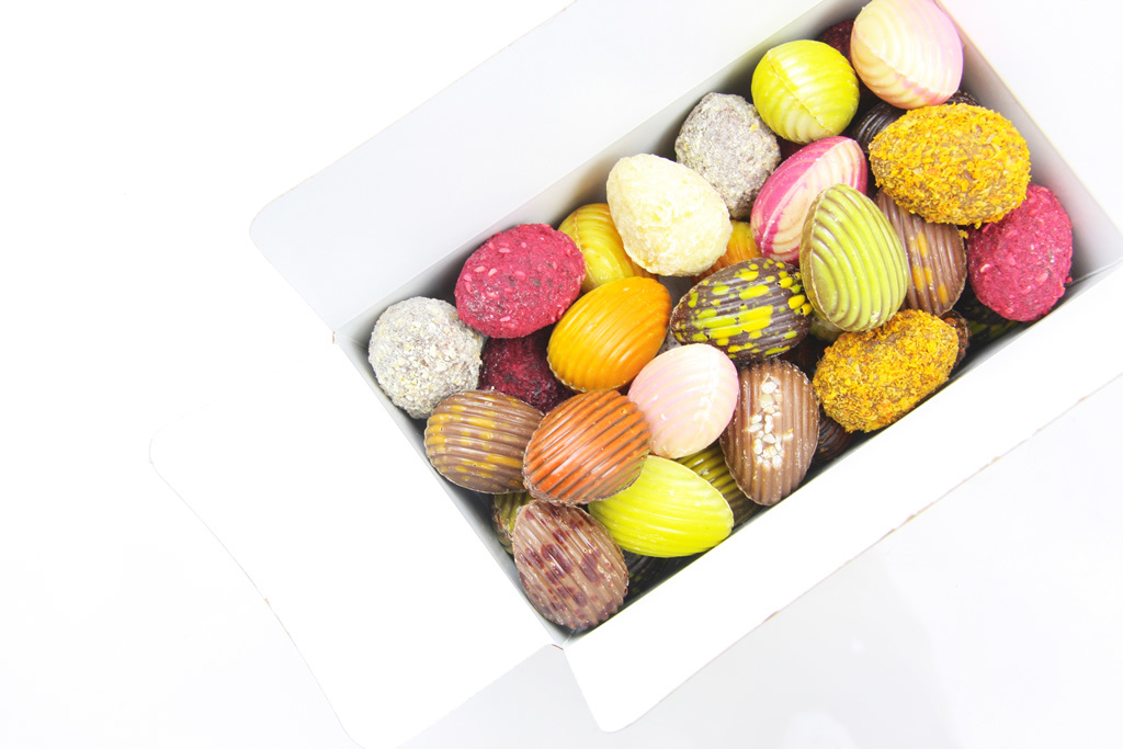 Assorted chocolate Easter eggs in box  - 500g