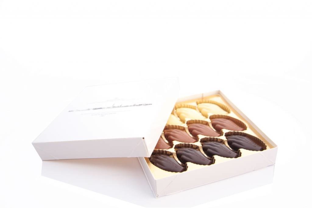 Antwerpse Handjes - chocolade zonder vulling - kleine doos