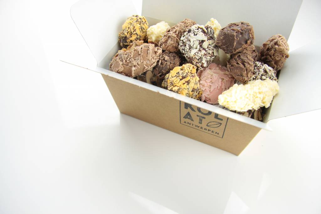 Assorted handmade truffles in box - 600 grams