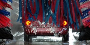 Auto zelf wassen of naar de wasstraat?