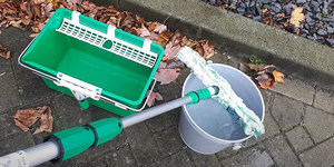 Wat voor emmer gebruiken bij het glazenwassen?