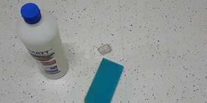 Stickers verwijderen zonder schraper