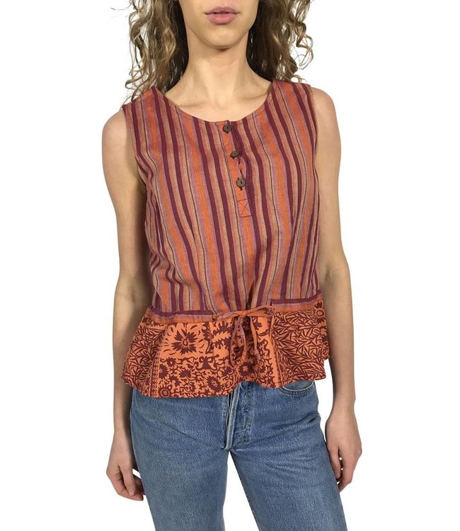 Vintage Tops: Sleeveless Blouses