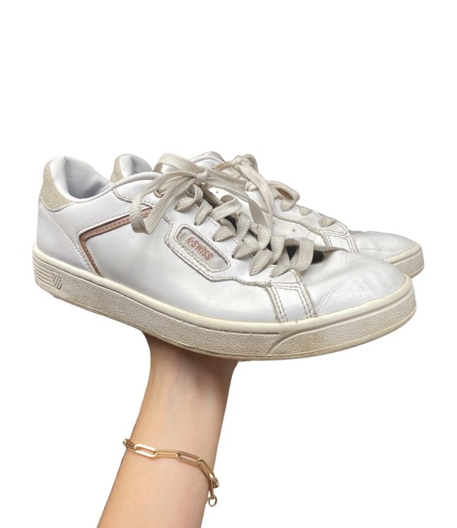 Vintage Shoes: Casual Sneakers